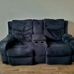 Electric Reclining Loveseat 