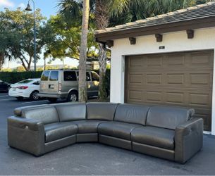 Couch/Sofa Sectional - Leather - Macy’s - Delivery Available 🚛