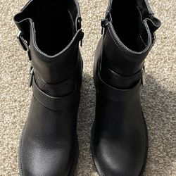 Women Black Boots