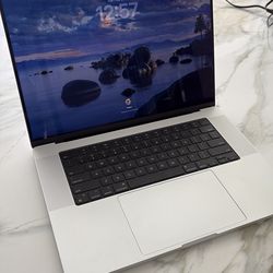 MacBook Pro 16 M4 pro