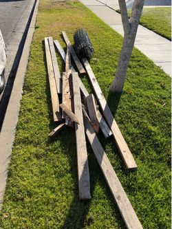 **FREE CURB ALERT** Wood (chicken wire is gone.)