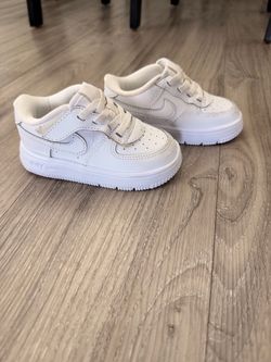 Toddler Nikes 7C