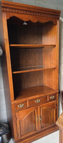 Lighted Cabinet With Glass Shelves 
