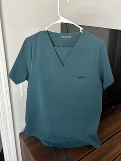 Scrubs pair