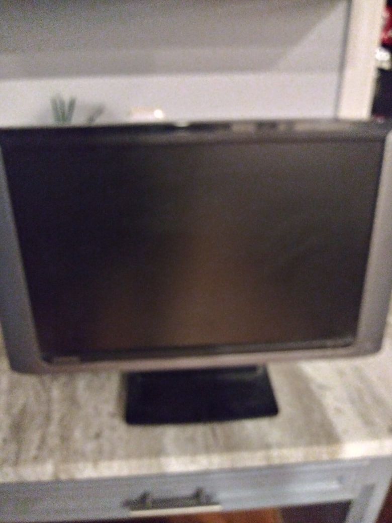 19 inch Compaq computer monitor