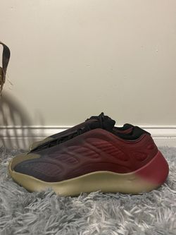 Yeezy 700 V3 “Fade Carbon”