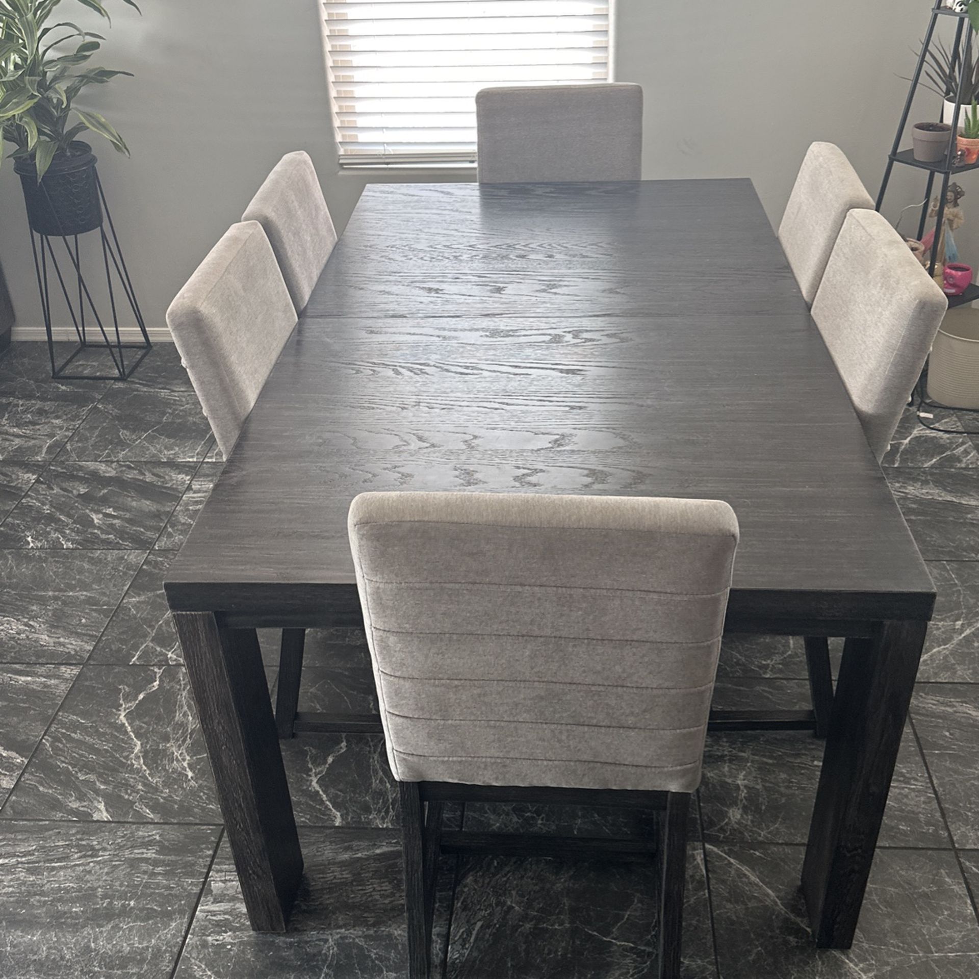 Dinning Table