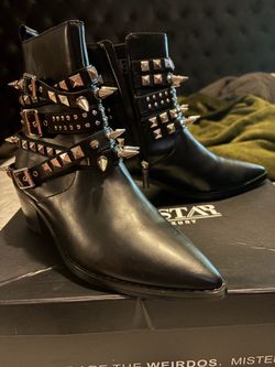 KILLSTAR spiked boots size 8 and 9