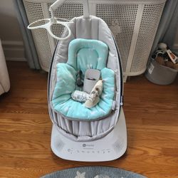 4 Moms Swing