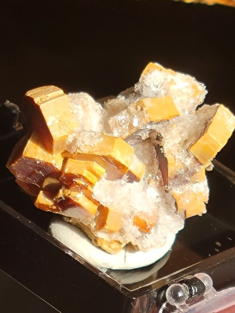 110.35ctw VANADINITE SPECIMEN BOX CRYSTAL STUNNING NATURAL