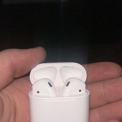 Gen 2 Apple Airpods