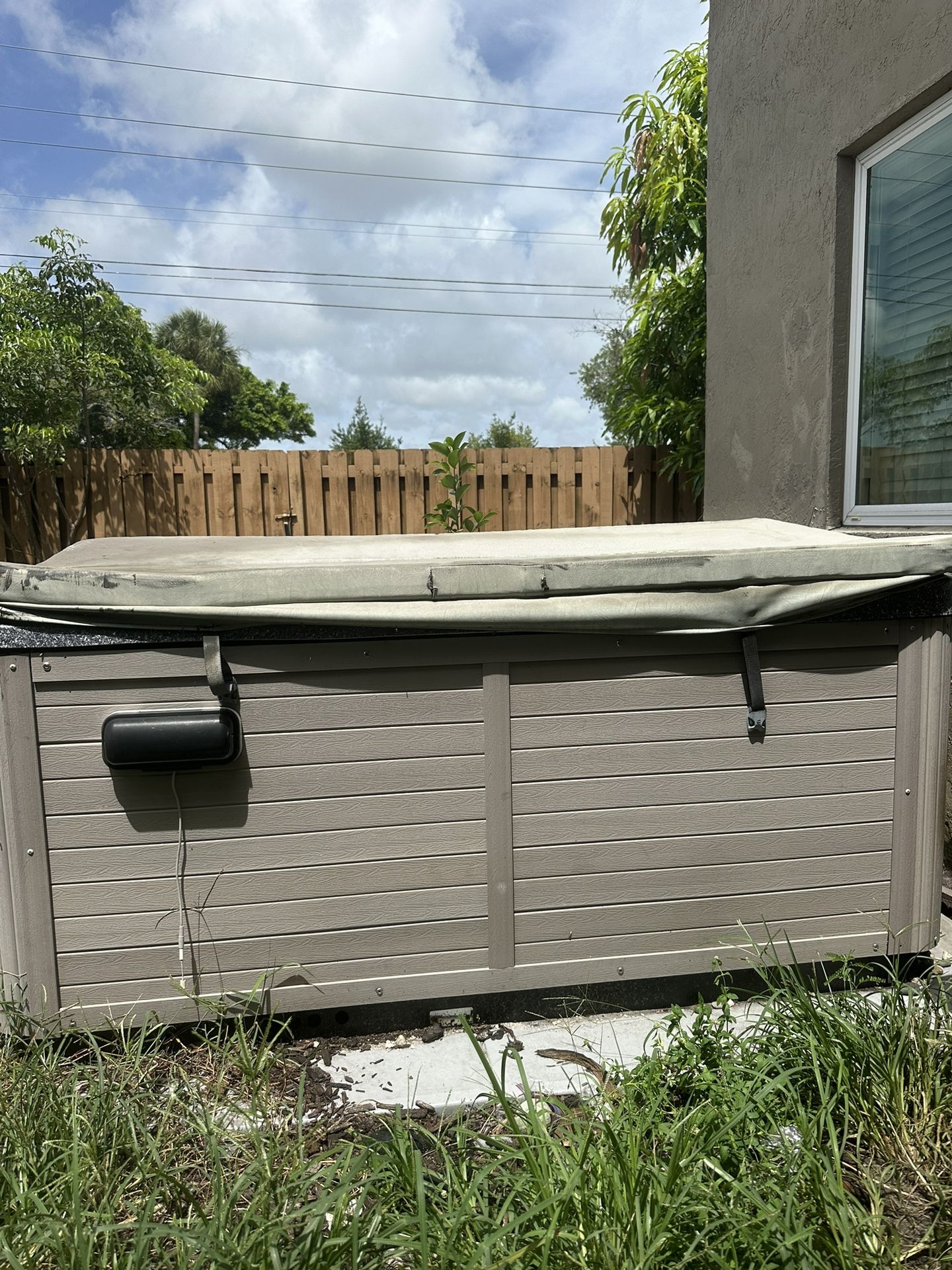 Free Vita Spa Hot Tub
