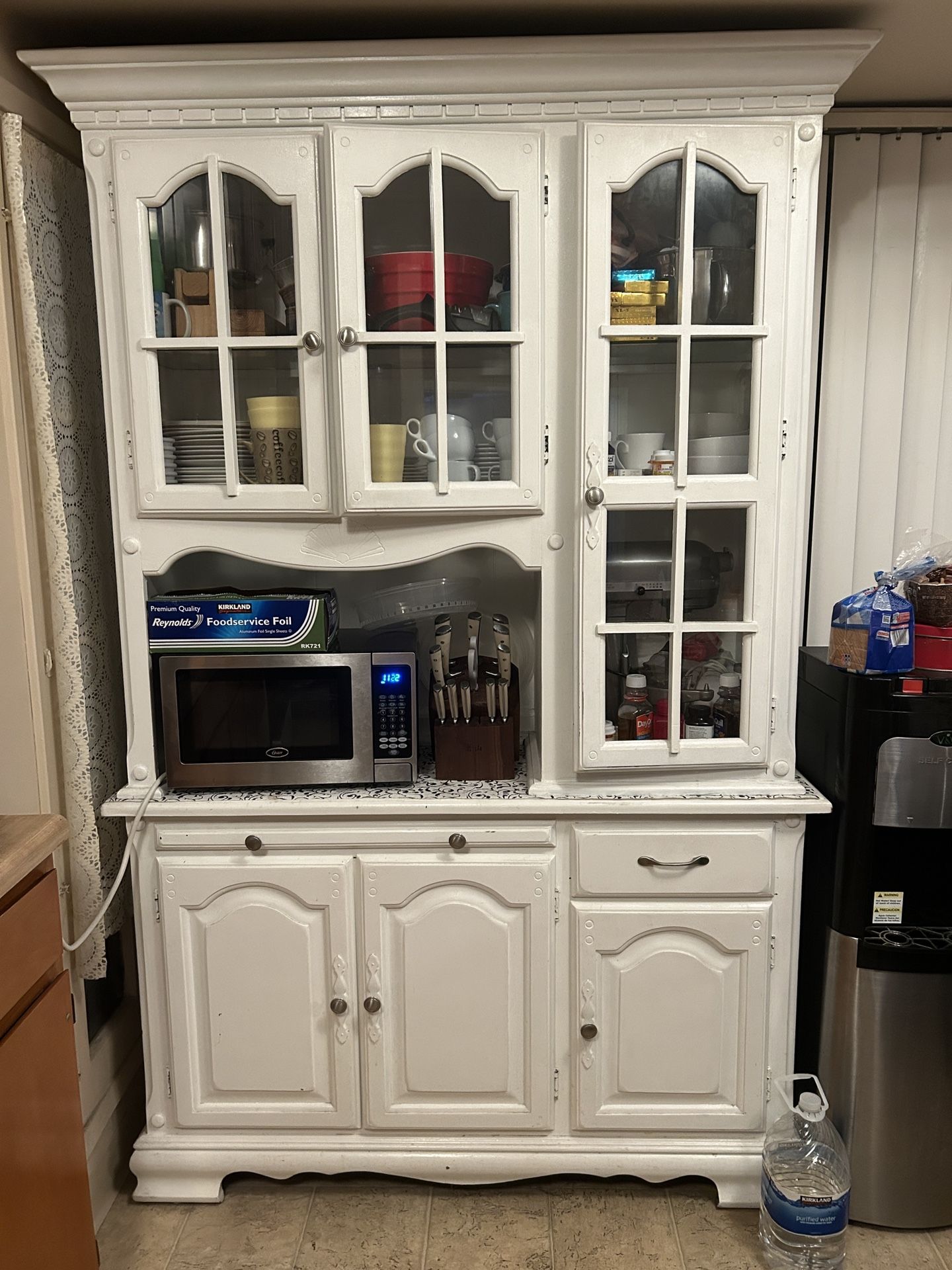white glass cabinets