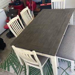 Dinning Table 