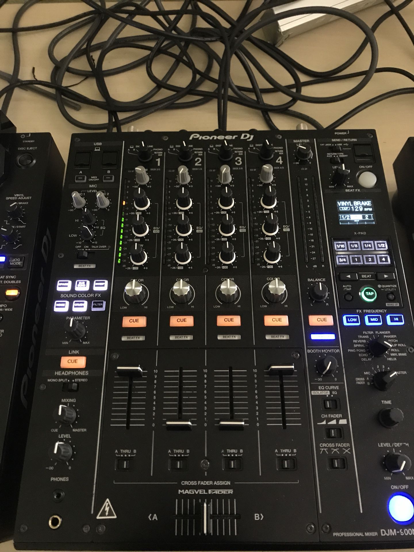 Pioneer DJ DJM 900 NXS 2 mixer for Sale in Los Angeles, CA - OfferUp