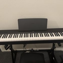 Yamaha P-143 Digital Keyboard