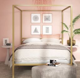Queen size canopy bed
