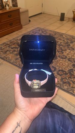 Pink leather woman’s watch