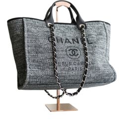 Chanel Tote Authentic GWP VIP