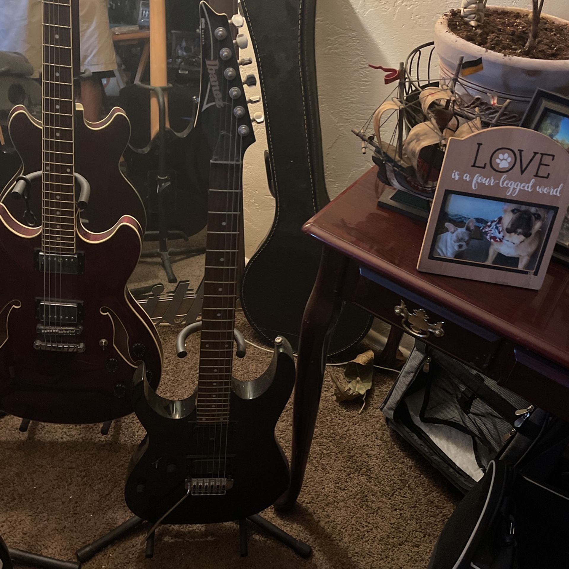 Lest Handed Ibanez Electric Guitar