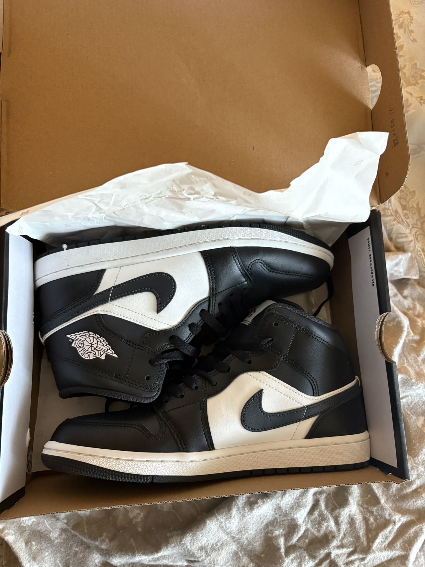 Jordan 1 Mid