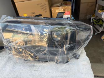 16-22 Toyota Tacoma Black Clear Reflector Projector LED Strip Headlights