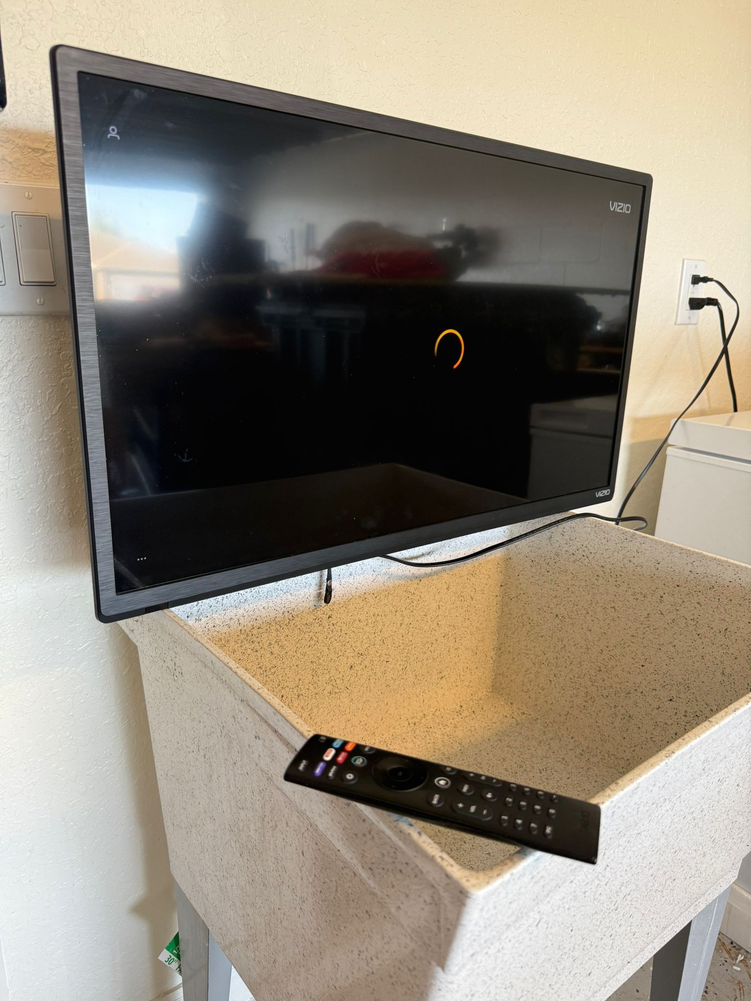 TV Vizio 28 Inch