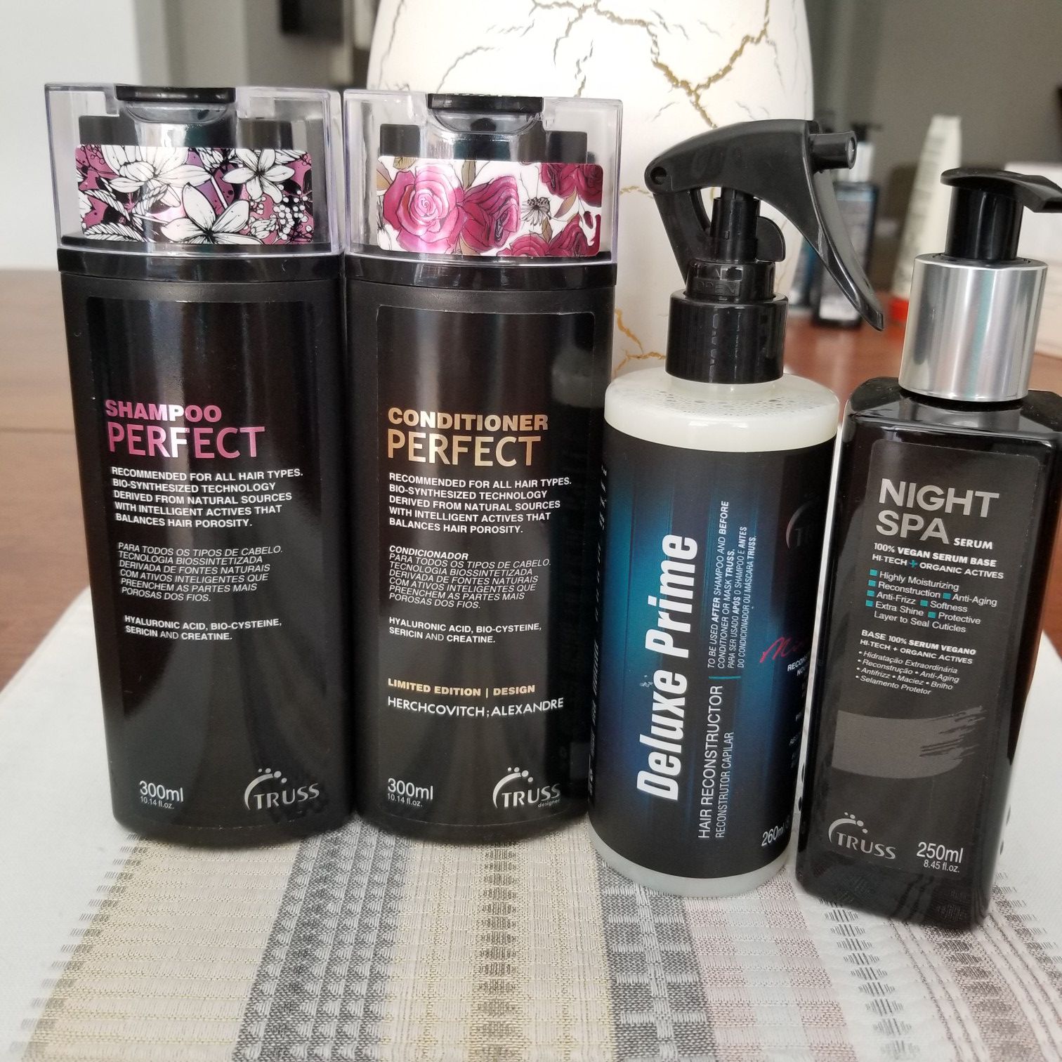 Truss hair care line: shampoo, conditioner, night serum and hair reconstructor