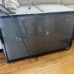 LG 42 Inch Plasma TV with Wall mount 