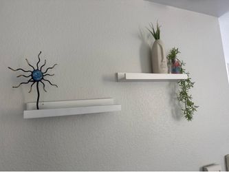 Floating shelves