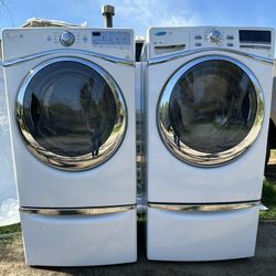 Whirlpool Washer And Gas Dryer Laundry Set 