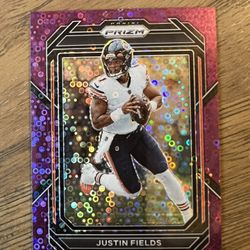 2022 Panini Prizm Justin Fields #47 Pink No Huddle Disco /35