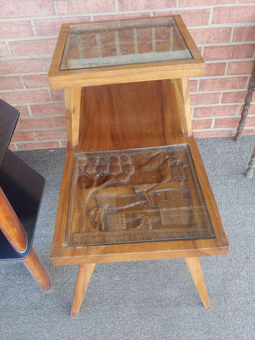Nice tea wood carving end table