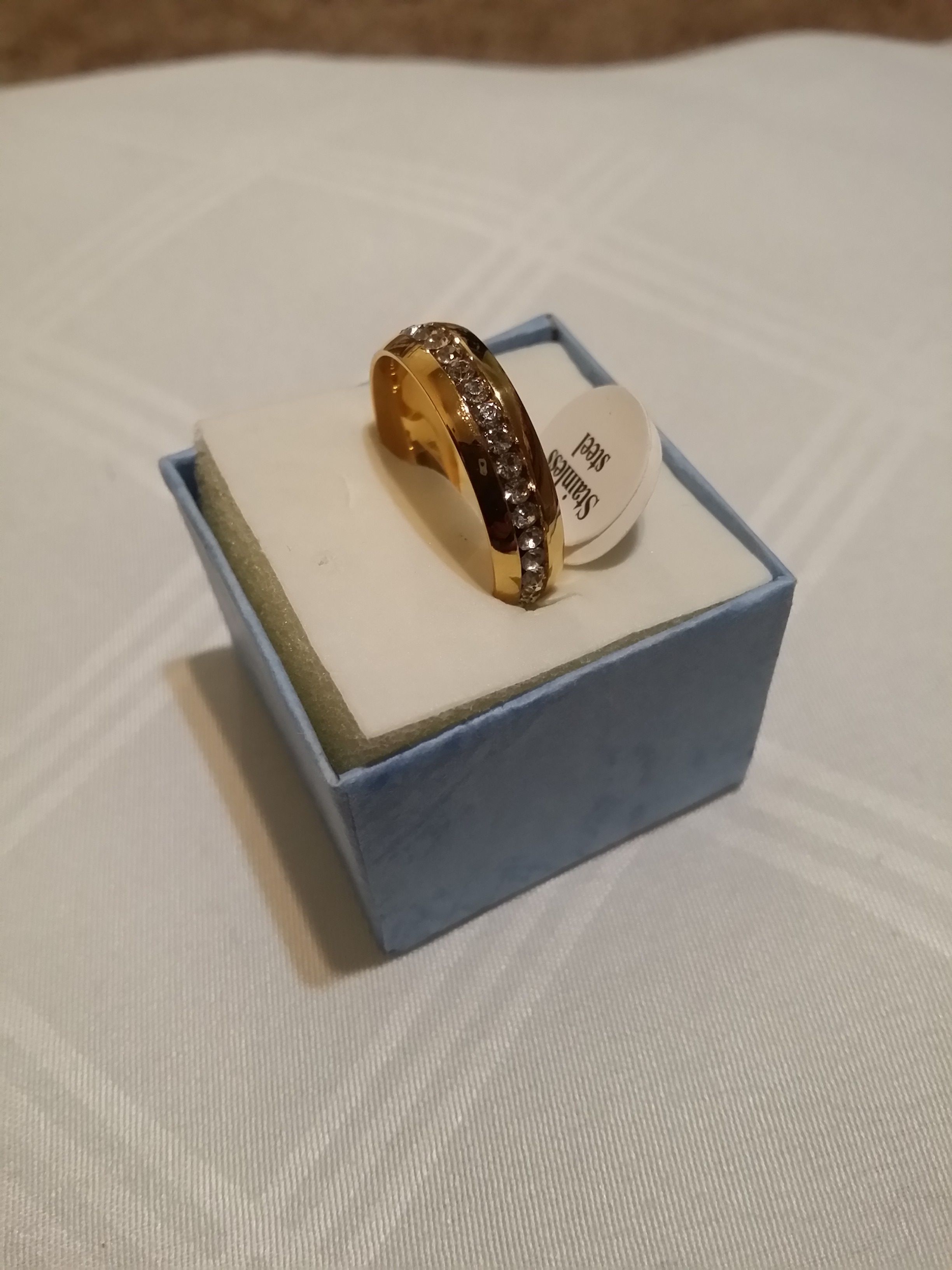 Size 10 gold plated ring