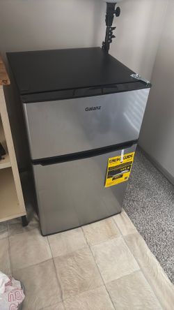 Mini fridge