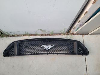 Ford mustang gt front Grille Grill w/emblem  OEM $75