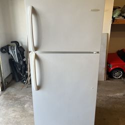 Frigidaire Top Freezer Refrigerator