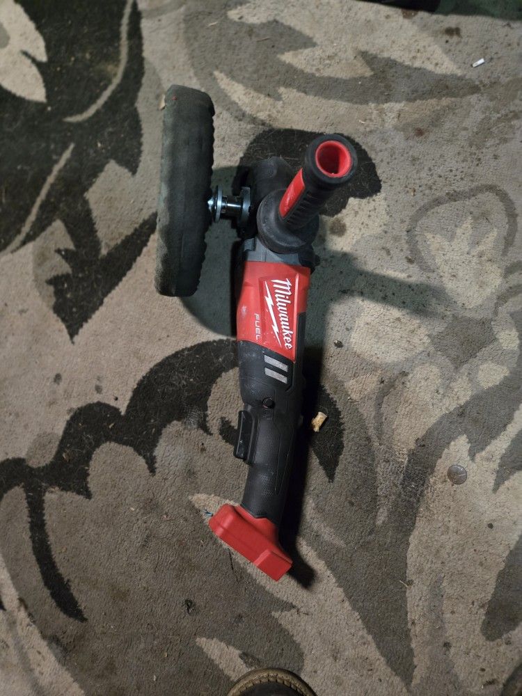 Milwaukee 18v Polisher/ High Output 12.0 Battery