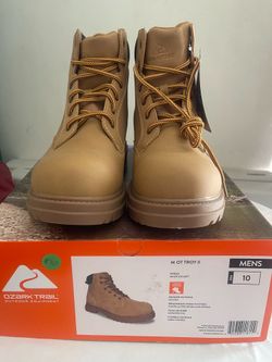 Botas de trabajo size 10 and 9.5