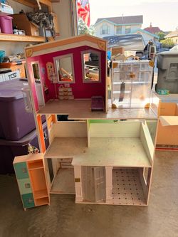 Rainbow High Barbie House
