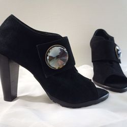 New AMALFI Black Suede Open Toe Bootie Heels with Swarovski Crystals Size 5M