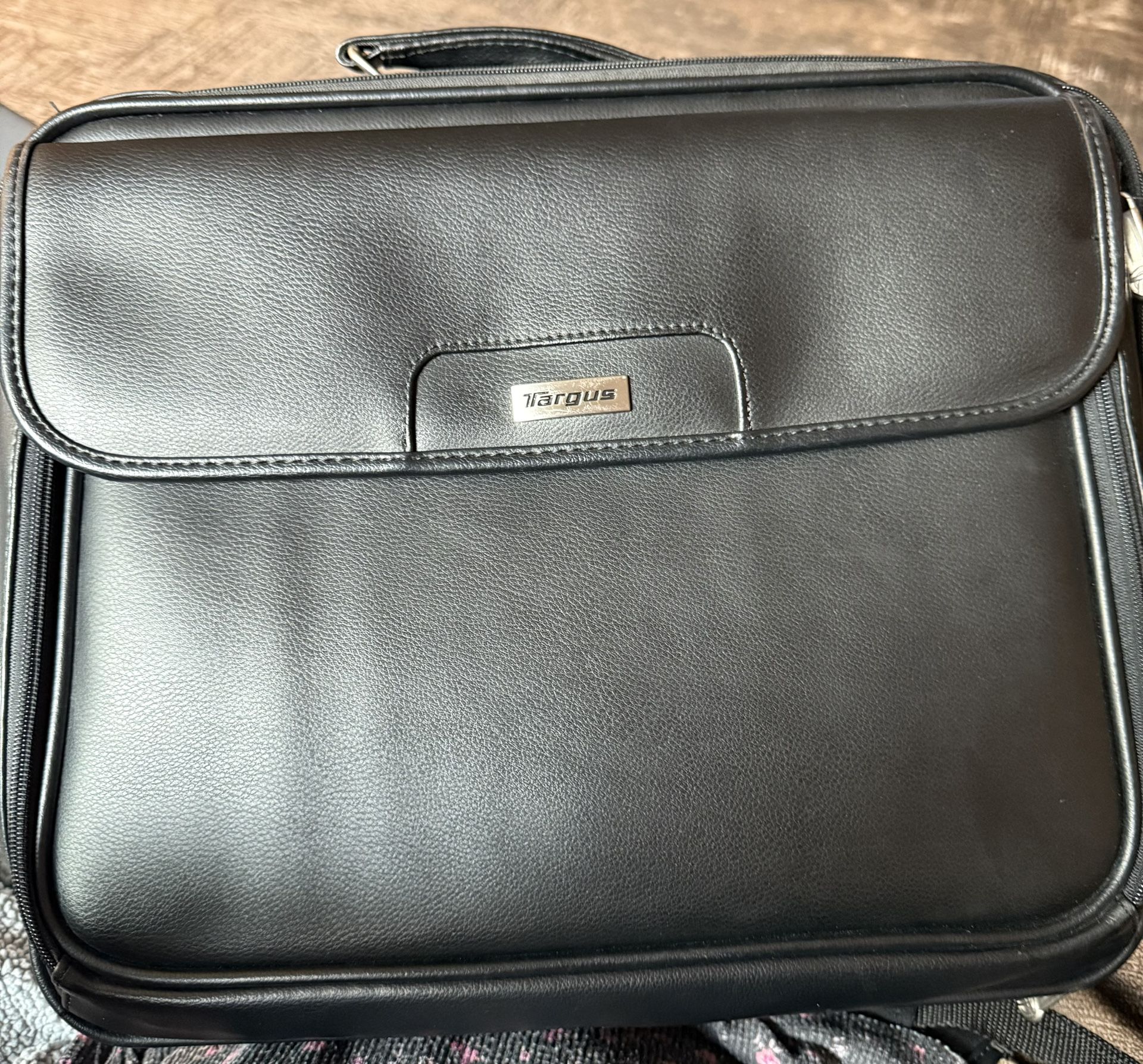 Targus Leather Brief case, laptop case for 17” Laptop