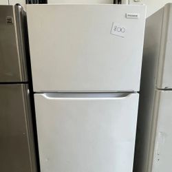FRIGIDAIRE TOP-FREEZER REFRIGERATOR