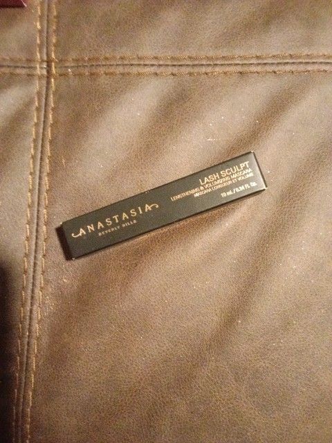 Anastasia Beverly Hills Lash Sculpt Lengthening & Volumizing Mascara. 