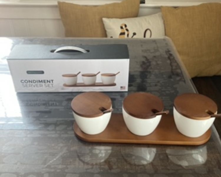 Condiment serving set