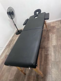 Memory foam massage table with folding legs