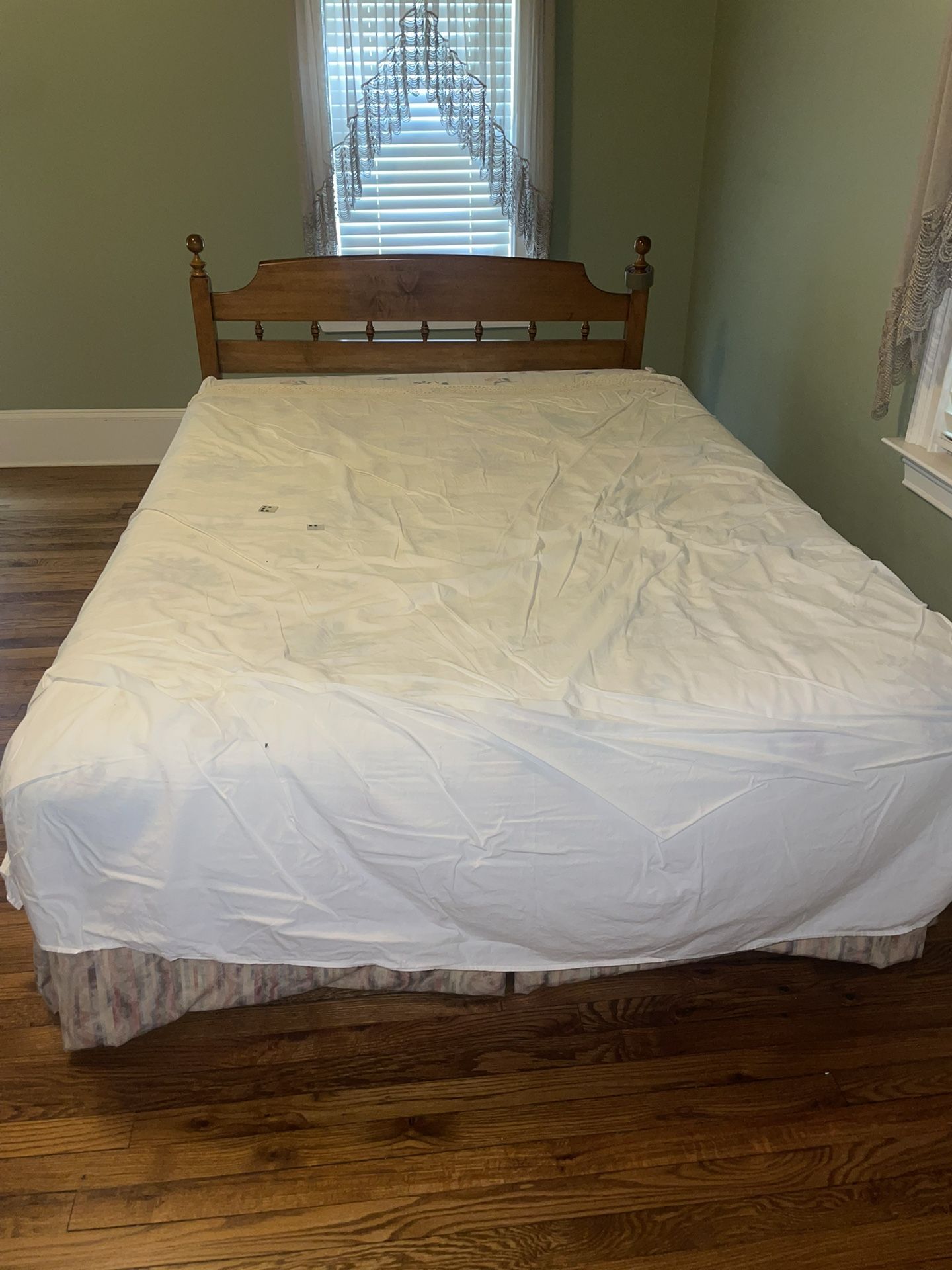 Queen Wooden Bed Frame with Mattress