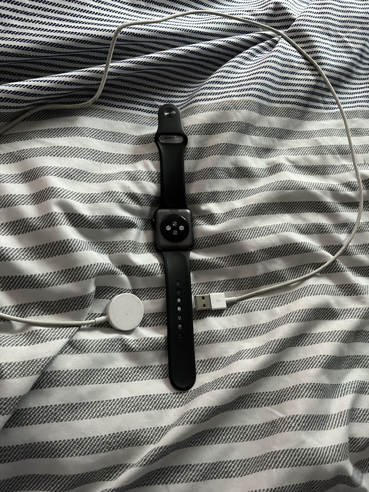 Apple Watch Series 3 With Charger 