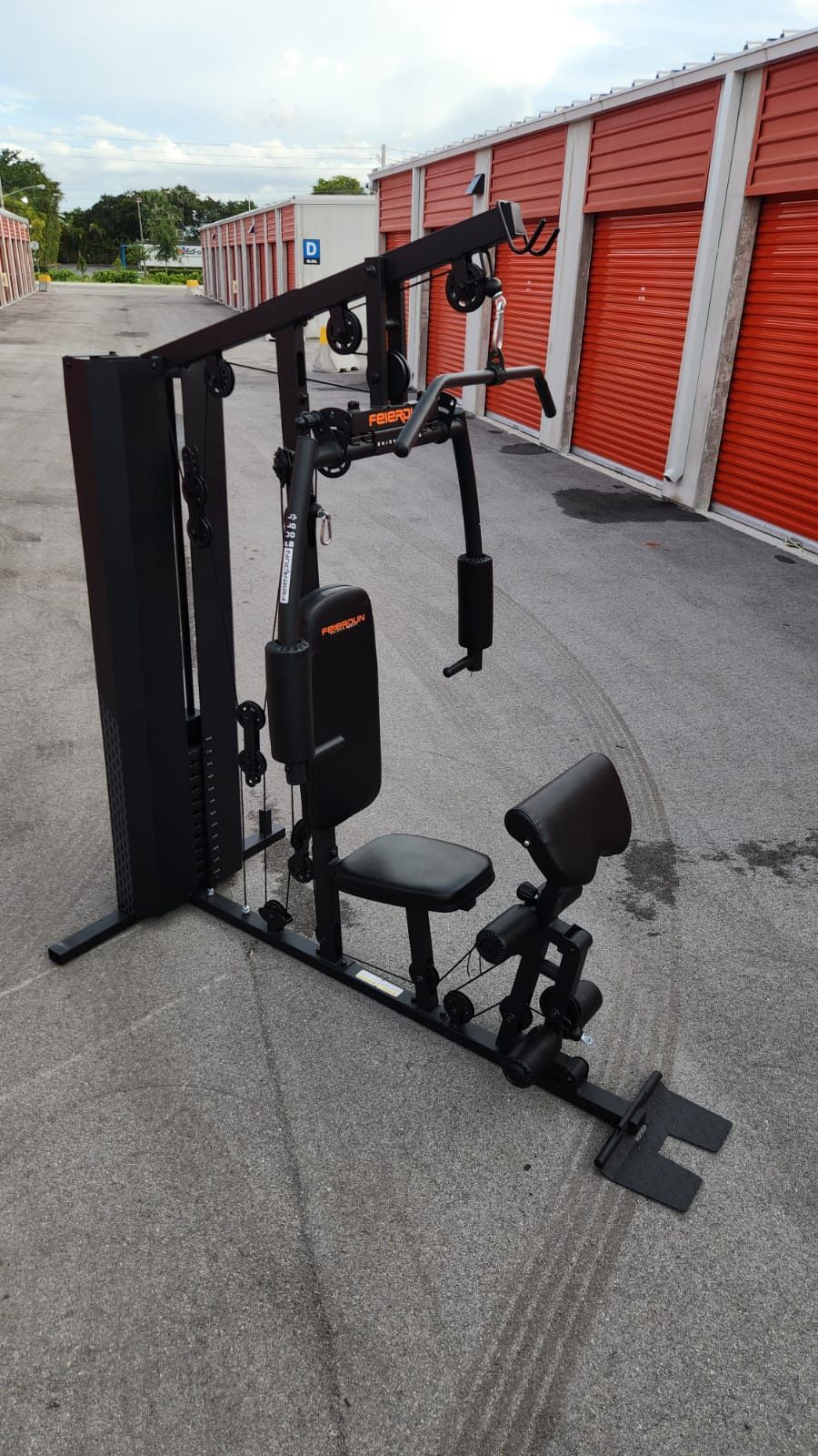 Professional Home Gym Butterfly Machine with Attachments