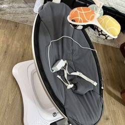 4MOMS MamaRoo 4 Infant Seat Baby Swing